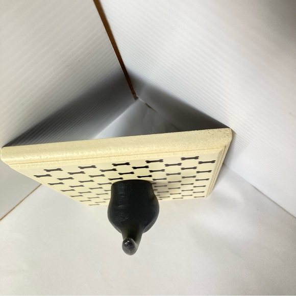 Dog Tail Doggie Rear Bone Biscuits Leash Hanger Wall Hook Plaque 6.5 x 5 inches - Picture 3 of 8